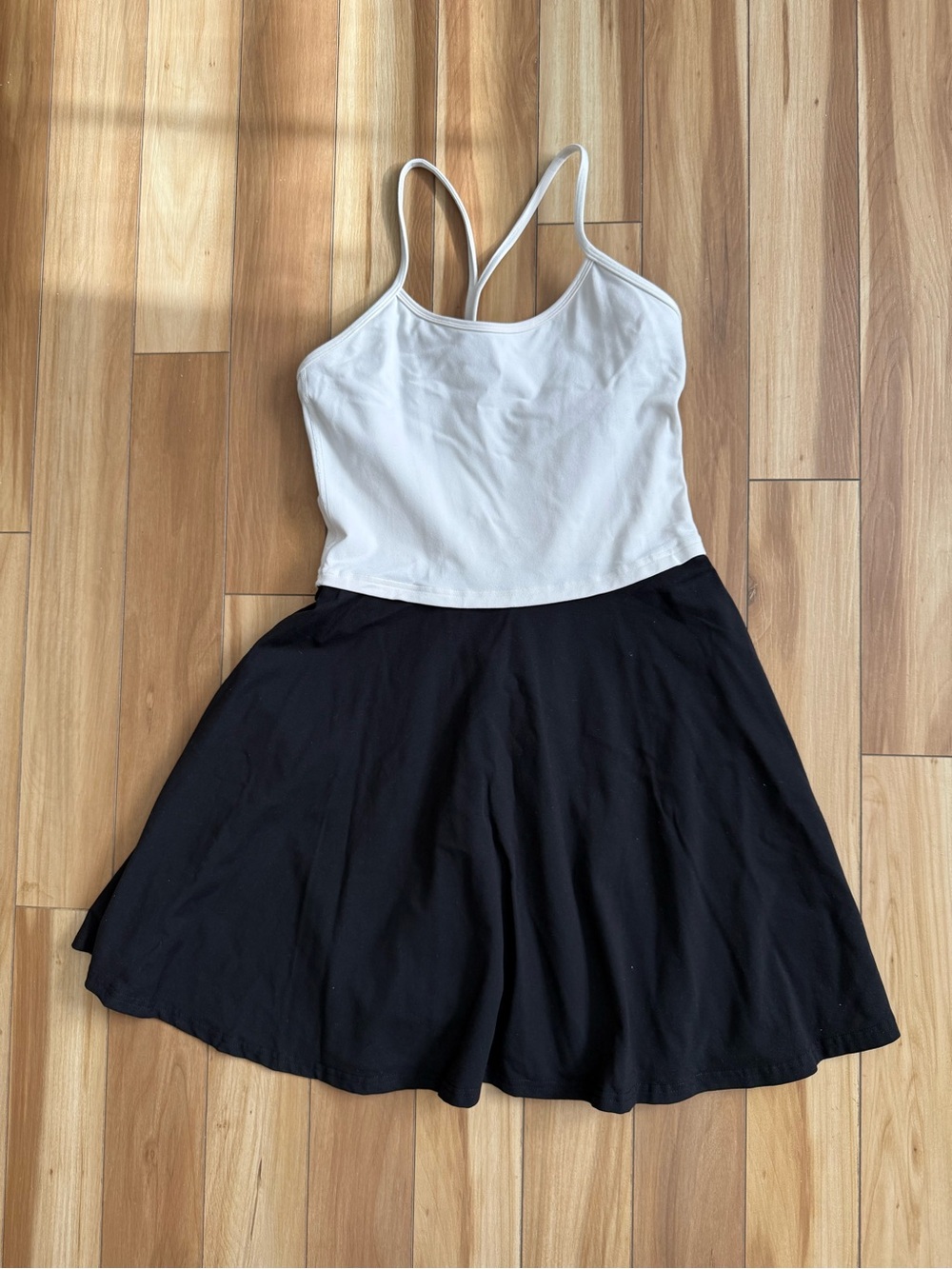 Lululemon activewear dress - women’s L/XL, built in bra, black/white